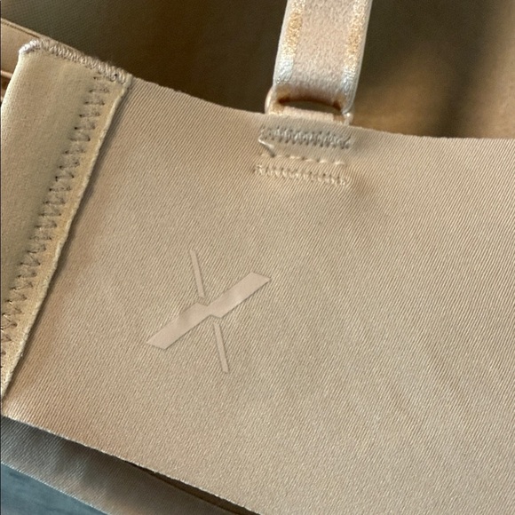 knix | Wing woman Seamless Tan Sand Bra - 32DD - Picture 3 of 7